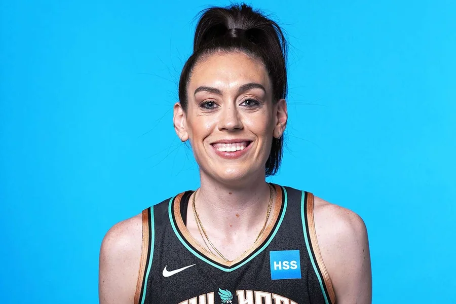Breanna Stewart Age